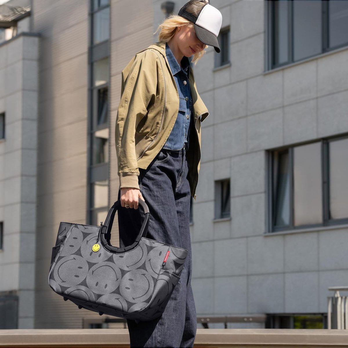 Reisenthel Loopshopper L Smiley grey – lifestyle fotografie