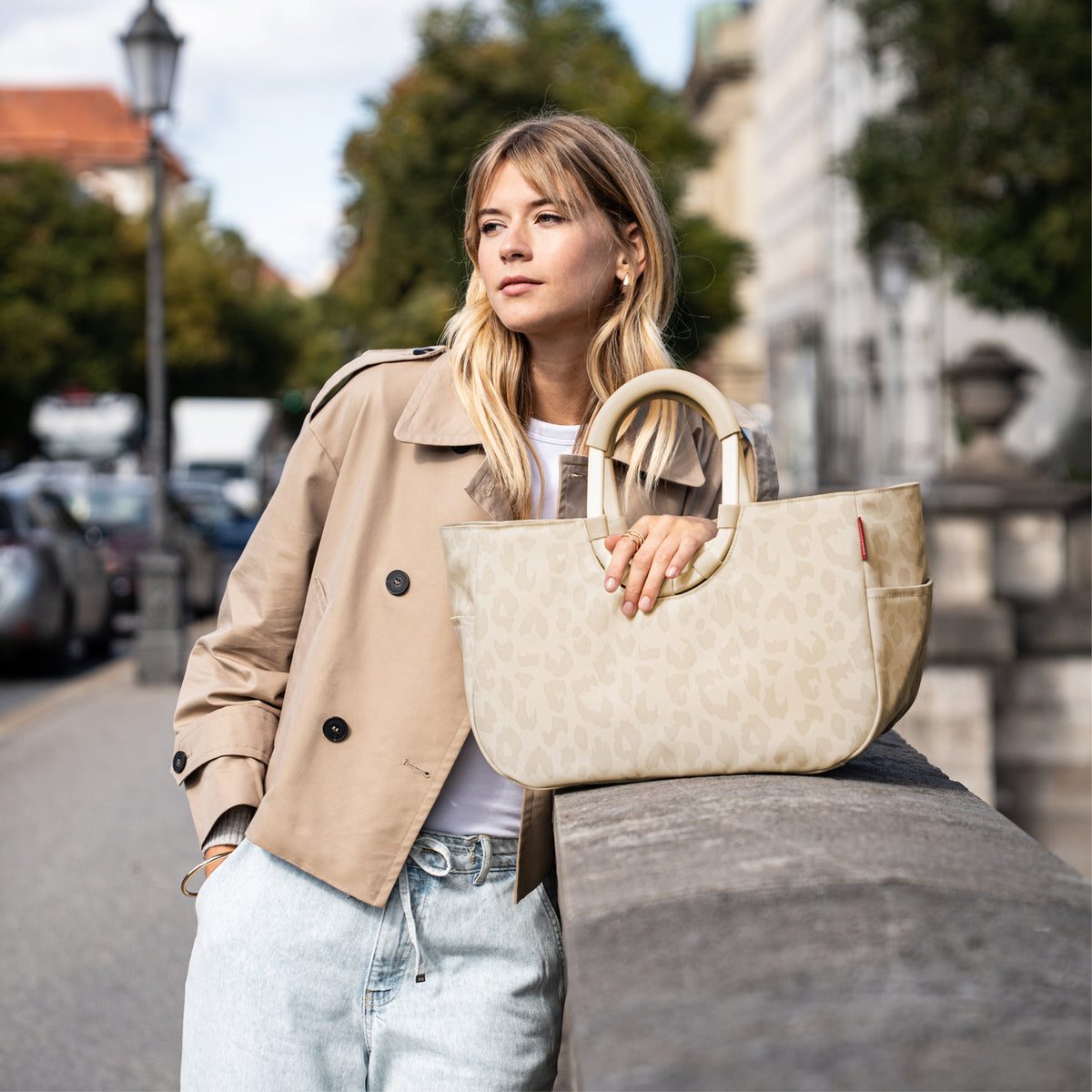 Reisenthel Loopshopper M Leo vanilla – lifestyle fotografie