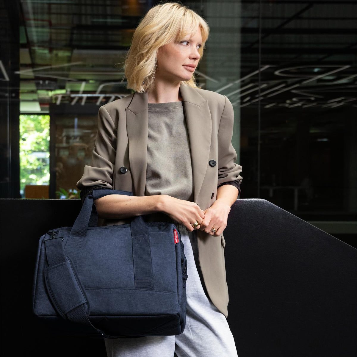 Reisenthel Allrounder M Twist navy – lifestyle fotografie