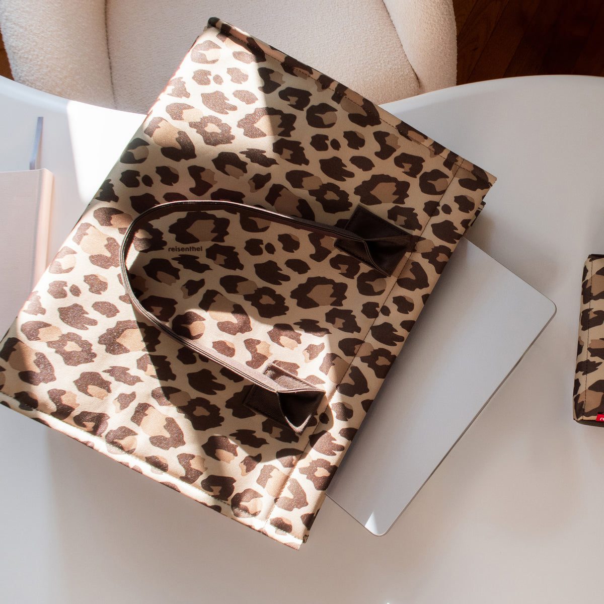 Reisenthel Daily Shopper Business Leo Macchiato – lifestyle fotografie