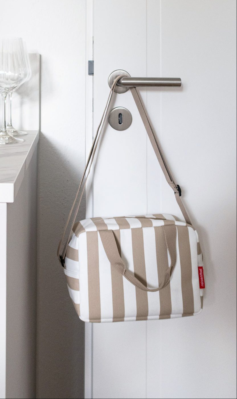 Reisenthel Coolerbag To-Go Raffia black – lifestyle fotografie