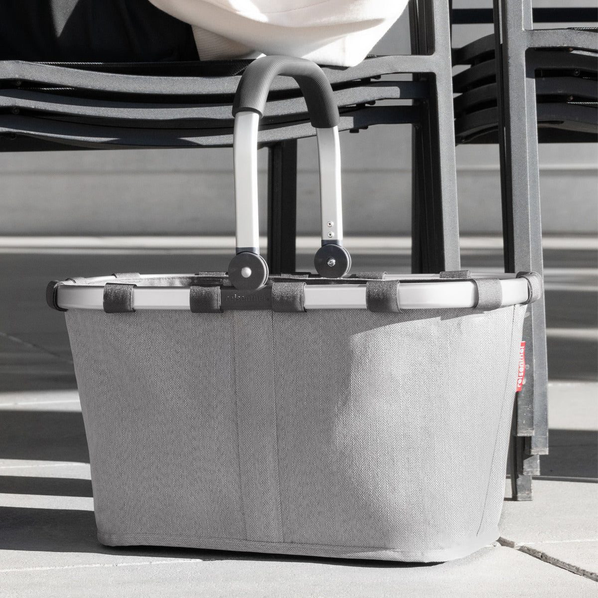 Reisenthel Carrybag Herringbone Grey – lifestyle fotografie