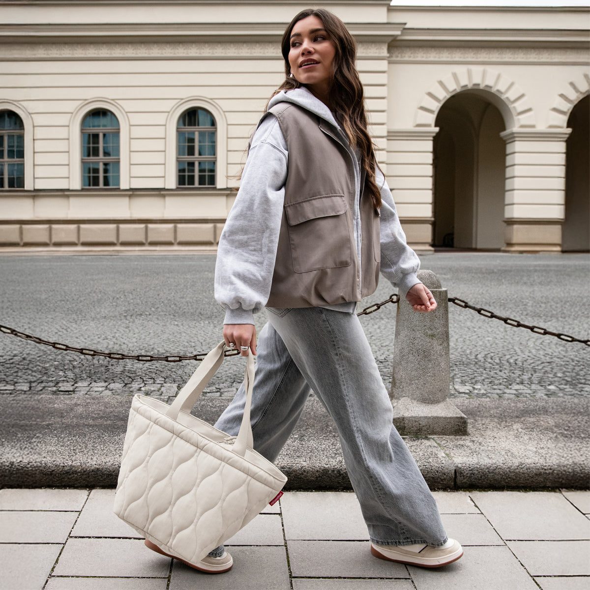 Reisenthel Shopper M Puffer Stone – lifestyle fotografie