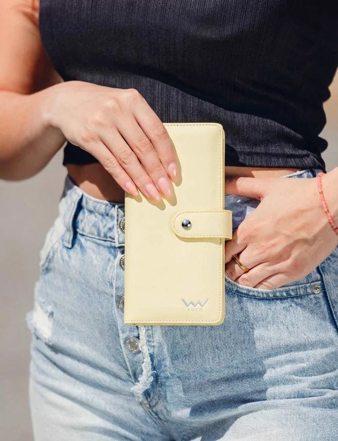 Vuch Maeva Butter Yellow – lifestyle a způsob nošení