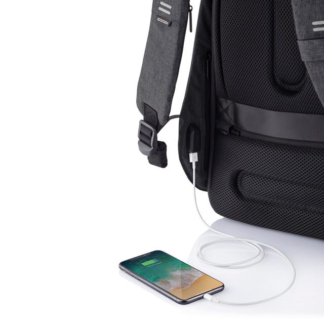 XD Design Bobby Hero XL – Nabíjení při delším přesunu