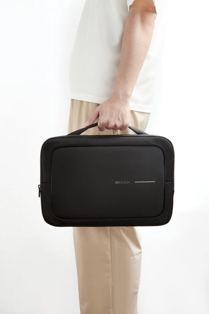 XD Design Laptop Bag 16″ – Povrch připravený na běžné přesuny