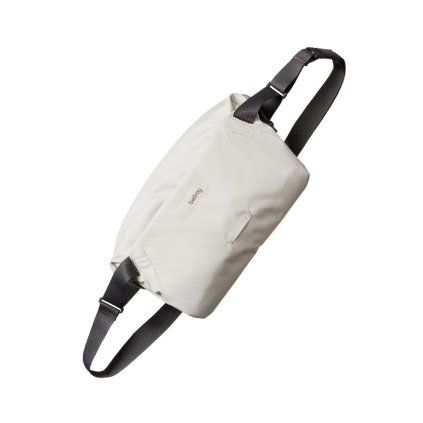 Bellroy Lite Sling - Ash  + Testovací sada toaletních vod ZDARMA