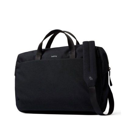Bellroy Taška nejen na laptop - Black  + Testovací sada toaletních vod ZDARMA