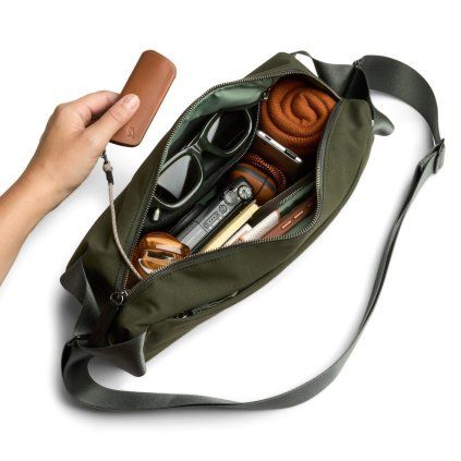 Vnitřní organizace ledvinky Bellroy Classic Sling 7L