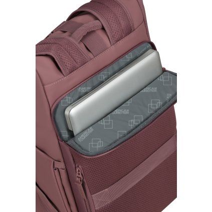 American Tourister Urban Tide Rolltop 15.6 detail výbavy