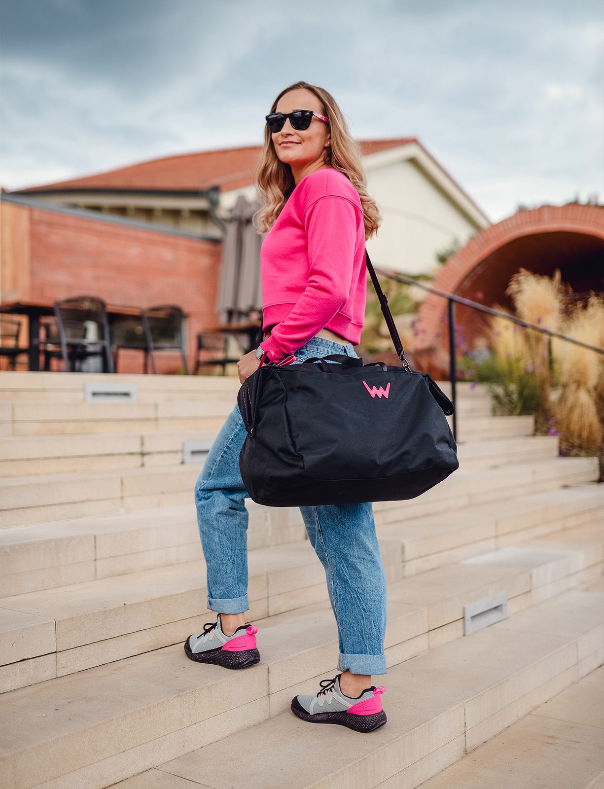 VUCH Morrisa Black – styl a velikost