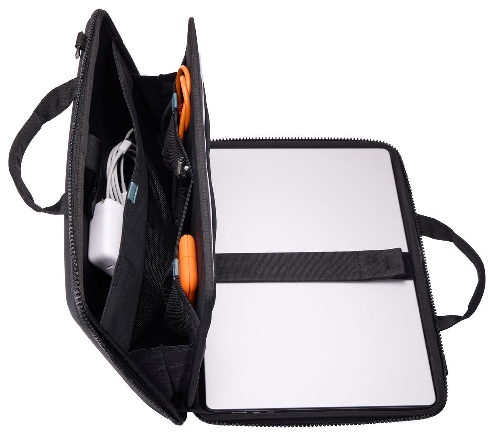 Thule Gauntlet 5.0 zavřená brašna