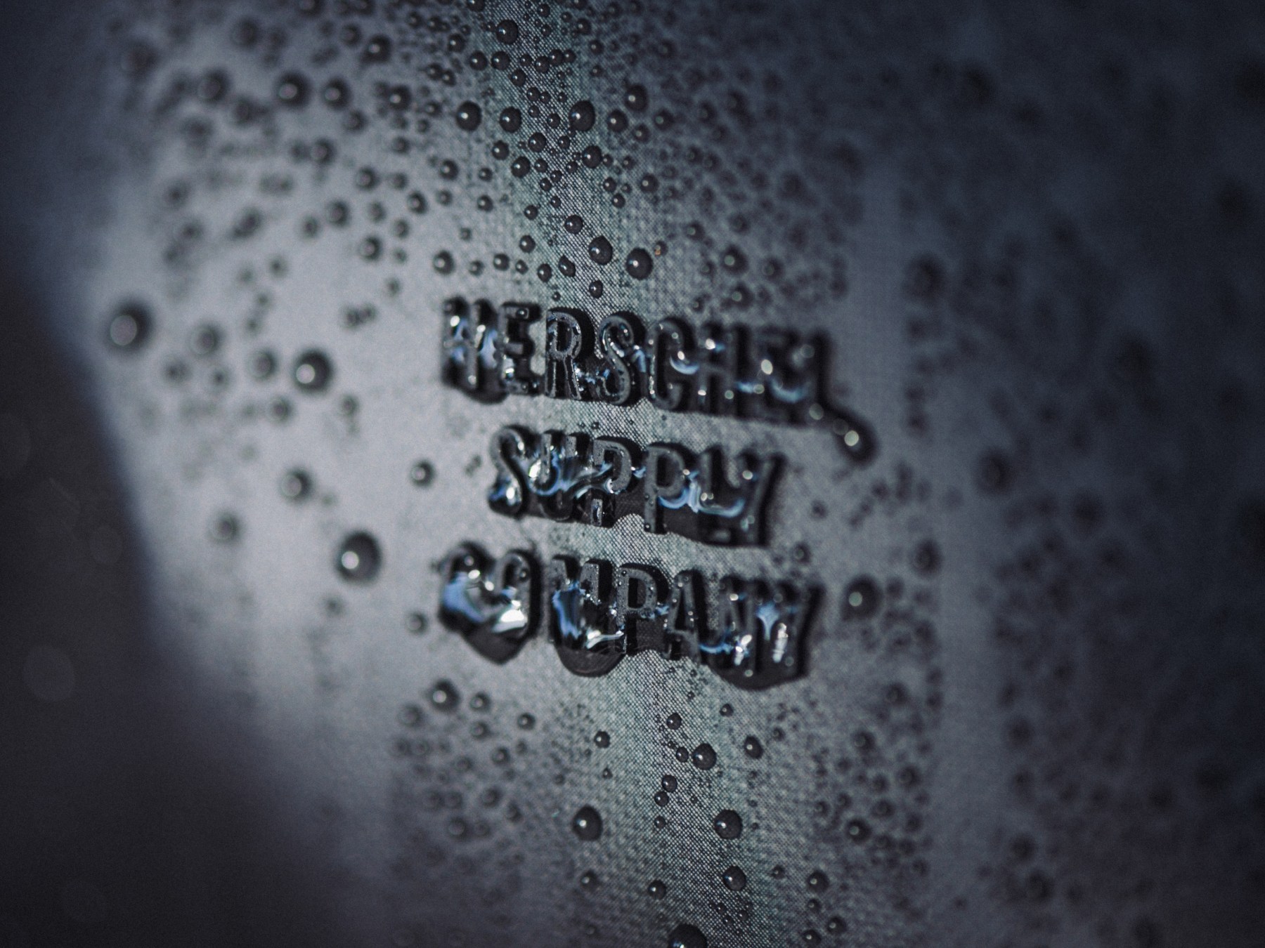 Herschel Survey Weather Resistant – voděodolný TPE povlak