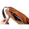 Bellroy Sling - Bronze  + Testovací sada toaletních vod ZDARMA