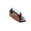 Bellroy Folio Mini - Hazelnut  + Testovací sada toaletních vod ZDARMA