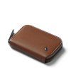 Bellroy Folio Mini - Hazelnut  + Testovací sada toaletních vod ZDARMA