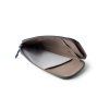 Bellroy All-Conditions Phone Pocket Plus - Ink  + Testovací sada toaletních vod ZDARMA