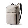 Bellroy Lite Travel Pack 30L Ash  + Testovací sada toaletních vod ZDARMA