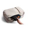 Bellroy Lite Travel Pack 30L Ash  + Testovací sada toaletních vod ZDARMA