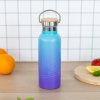 BAAGL Termoláhev s bambusovým víčkem Gradient modro-fialová, 500 ml – lifestyle fotografie 5