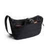 Bellroy Malá crossbody taštička Laneway Crescent Bag 2,5  - Ink