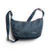 Bellroy Laneway Crescent Bag 2.5L Blue Steel  + Testovací sada toaletních vod ZDARMA