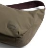 Bellroy Malá crossbody taštička Laneway Crescent Bag (2,5 l) - SeaKelp