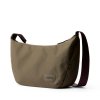 Bellroy Malá crossbody taštička Laneway Crescent Bag (2,5 l) - SeaKelp