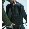 Herschel Kaslo Tech Ash Rose Tonal 30L – fotografie v použití a detail modelu