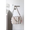 Reisenthel Coolerbag To-Go Summerstripes coffee – chladicí taška, fotografie v prostředí 3