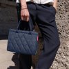 Reisenthel Daily Shopper XS Rhombus Midnight Gold – nákupní taška, fotografie v prostředí 3