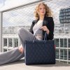 Reisenthel Daily Shopper Rhombus Midnight Gold – nákupní taška, fotografie v prostředí 2