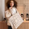 Reisenthel Softshopper Smiley Teddy Chocolate – nákupní taška, fotografie v prostředí 2