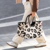 Reisenthel Loopshopper L Teddy Leo Cream – nákupní taška, fotografie v prostředí 3