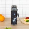 BAAGL Tritanová láhev na pití Pixel Space 500 ml – lifestyle fotografie 7