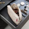 Reisenthel Cosmeticpouch M Puffer Stone – kosmetická taška, fotografie v prostředí 3