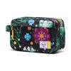Herschel LEGO® Chapter Travel Kit HSC LEGO® Botanical Floral Blk 5L – produktová fotografie