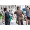 Herschel Little America™ Mid Twill Black/Grey 21L – fotografie v použití a detail modelu