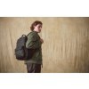 Herschel Classic™ XL Quilted Capsule Black Tonal 30L – fotografie v použití a detail modelu