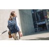 Herschel Retreat™ Small Cheetah Camo Bright Cobalt 17L – fotografie v použití a detail modelu