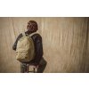 Herschel Classic™ XL Quilted Capsule Khaki Tonal 30L – fotografie v použití a detail modelu