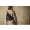 Herschel Kaine XL Quilted Capsule Hip Pack Black Tonal 7L – fotografie v použití a detail modelu