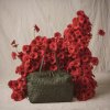 Herschel Maia Quilted Capsule Weekender Black Tonal Daisy 32L – ukázka stejného modelu v jiné barvě